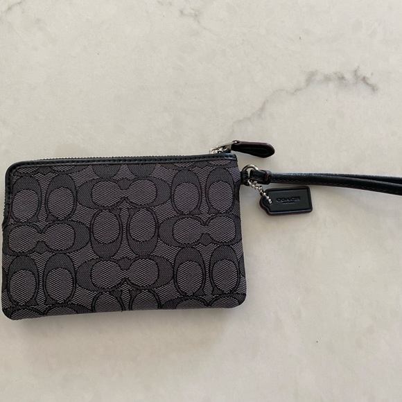 Coach mini wristlet - Picture 2 of 5